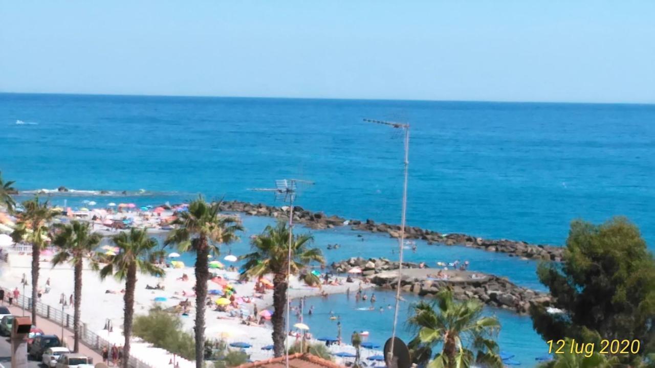 דירות ונטימיגליה Casa Al Mare מראה חיצוני תמונה