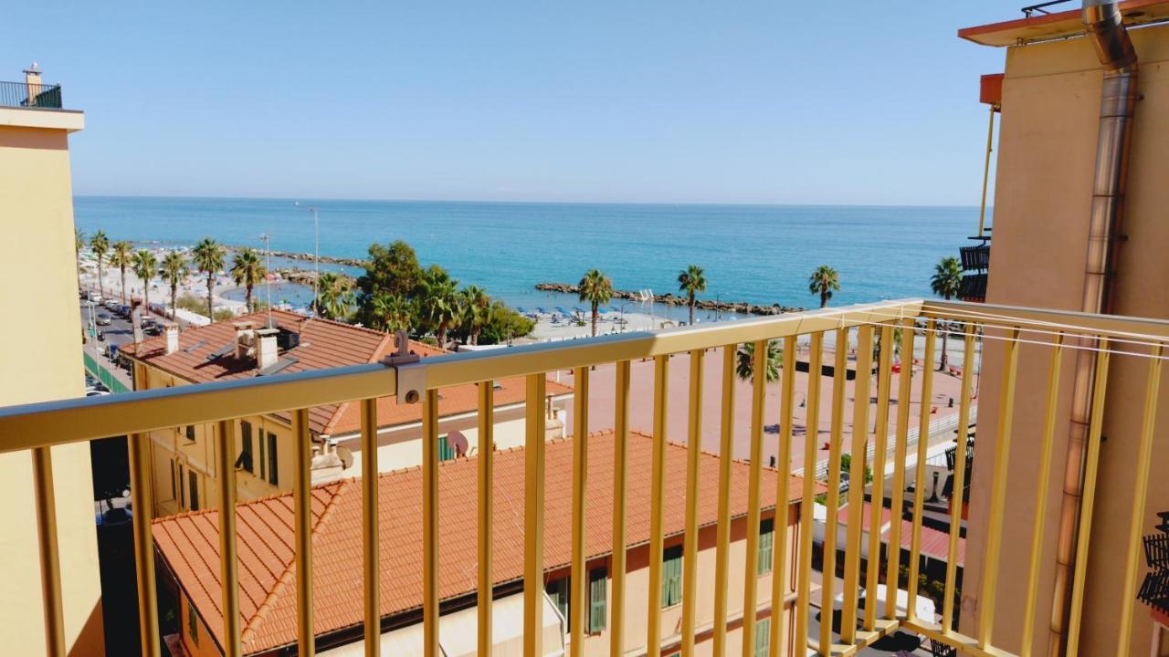 דירות ונטימיגליה Casa Al Mare מראה חיצוני תמונה
