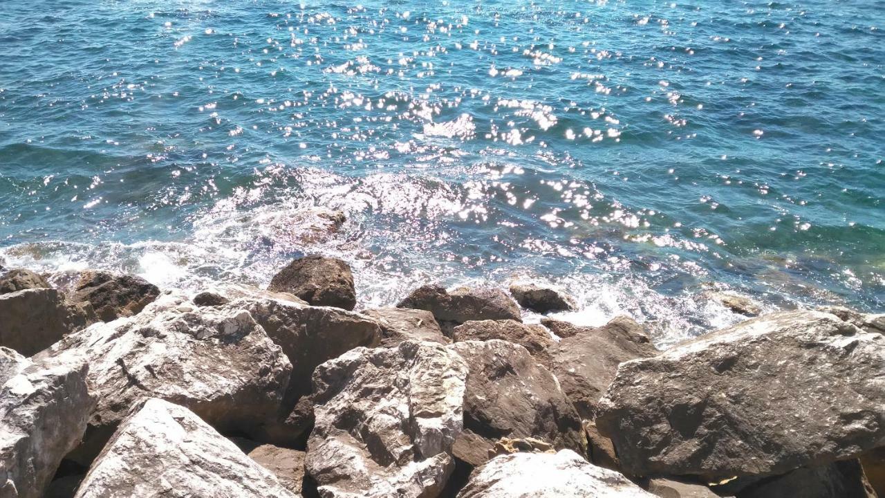דירות ונטימיגליה Casa Al Mare מראה חיצוני תמונה
